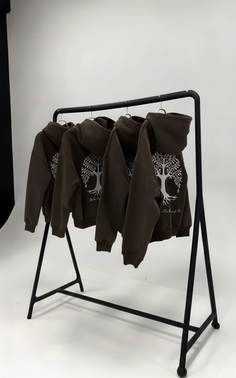 Earthroot - A perfect drop-shoulder silhouette. - Image 4