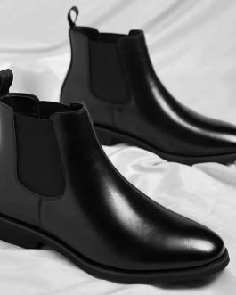 CHELSEA BOOTS