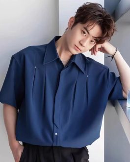 Korean-style minimal short-sleeve shirt